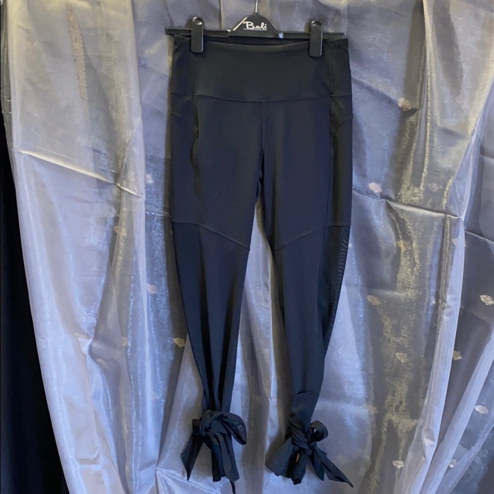 Black Lucy leggings size medium